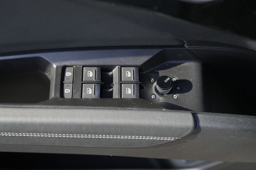 Used 2024 Audi Q4 e-tron Premium Plus w/ Premium Plus image 24