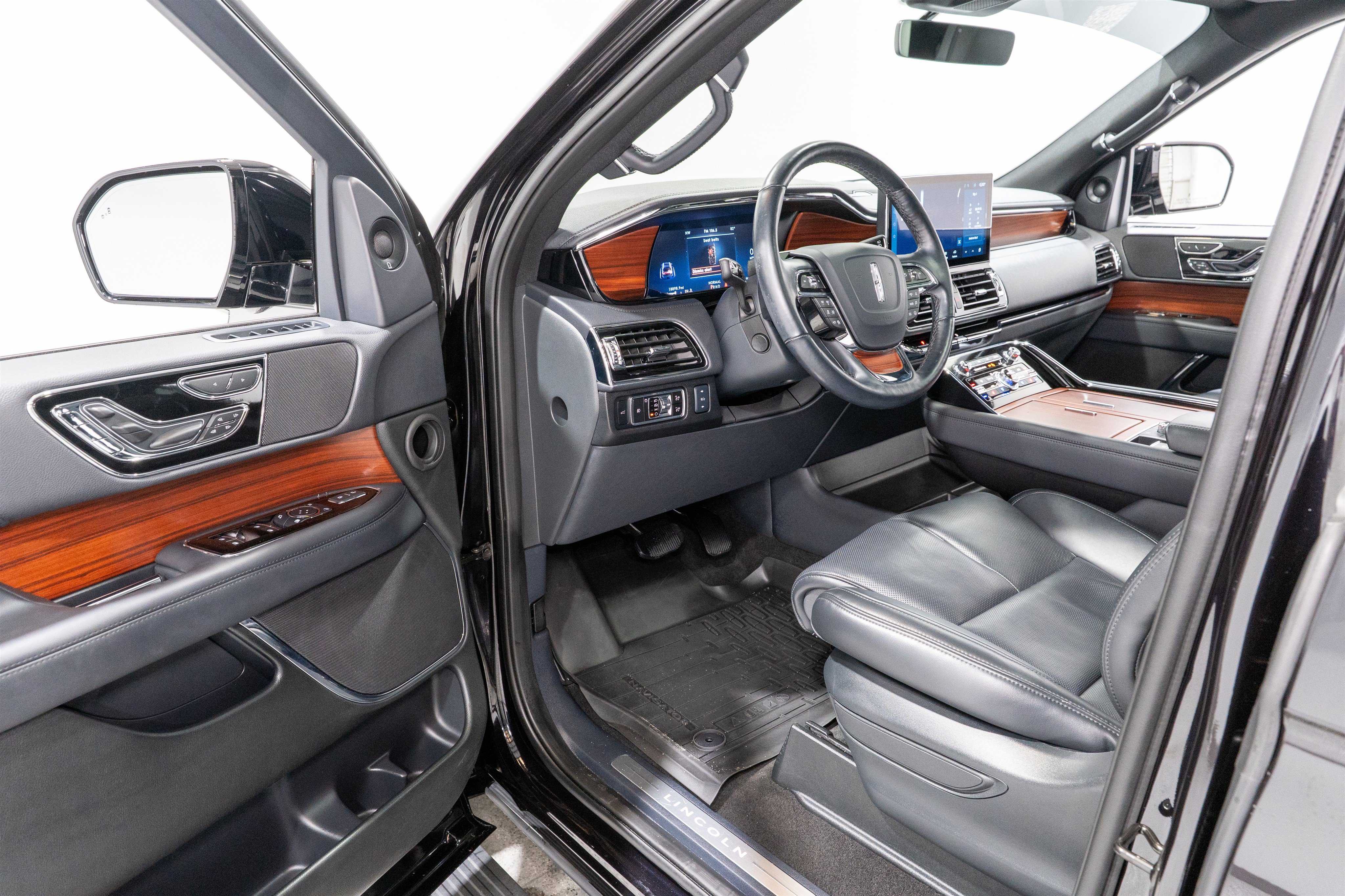 Used 2024 Lincoln Navigator Reserve AWD/4WD image 13