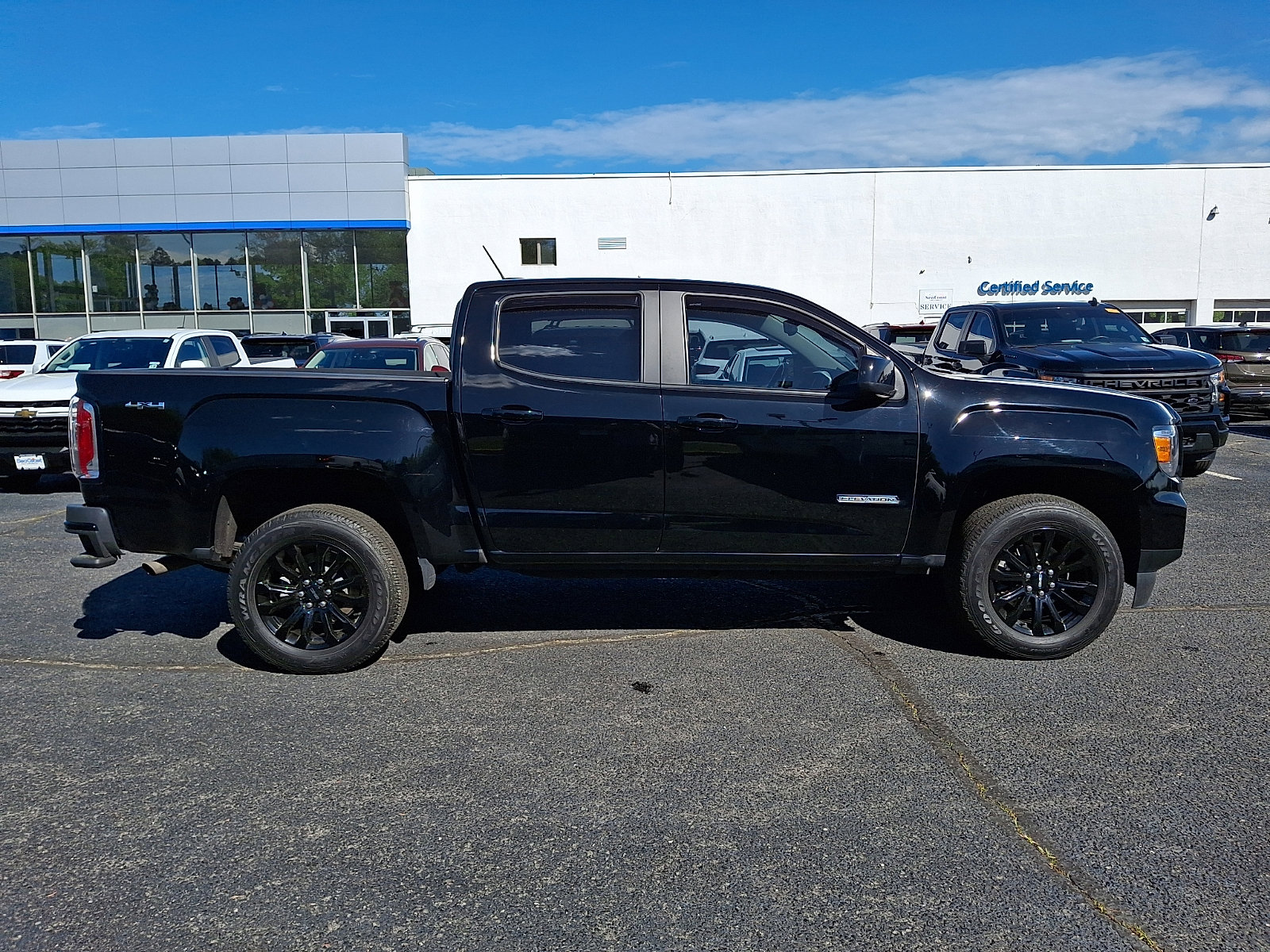 Certified 2022 GMC Canyon Elevation w/ Elevation Premium Package AWD/4WD image 8