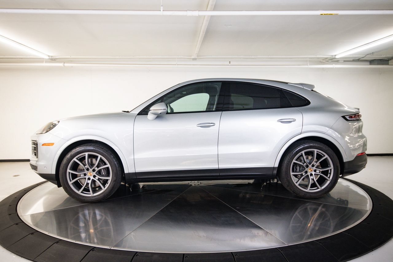 Certified 2024 Porsche Cayenne Coupe AWD/4WD image 2