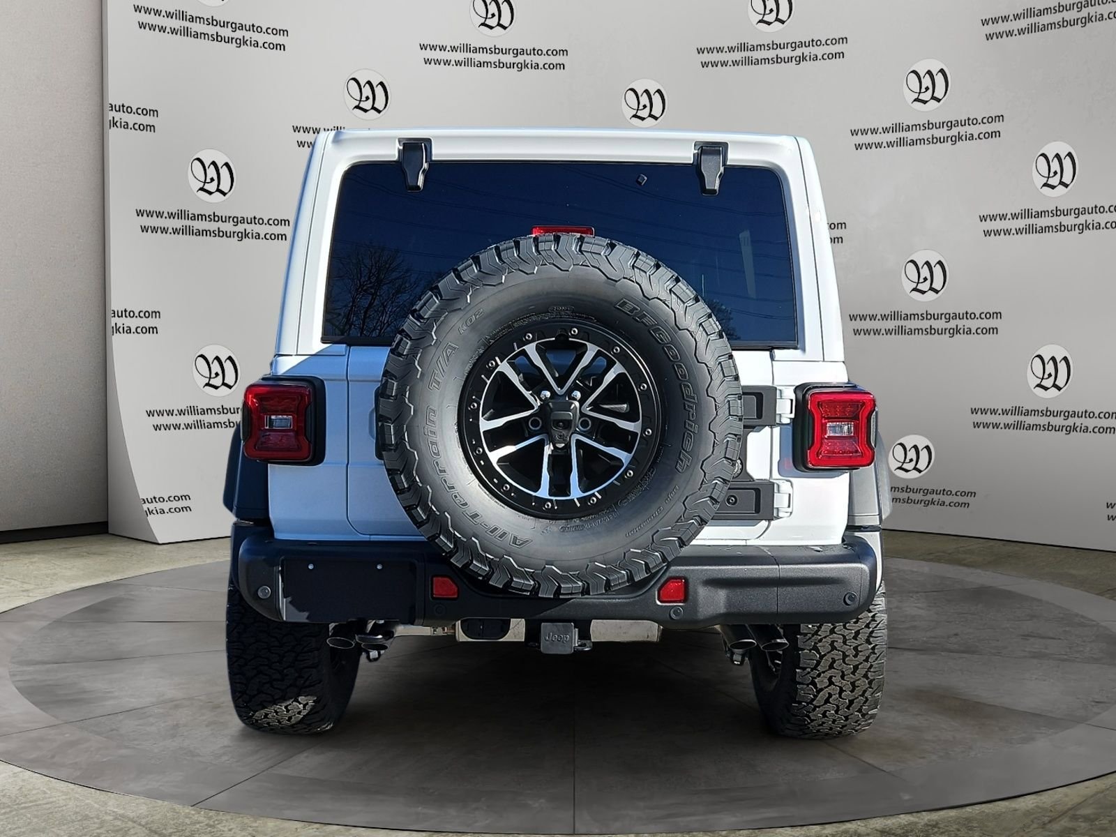 New 2026 Jeep Wrangler Unlimited Rubicon 392 w/ Quick Order Package 27X Moab AWD/4WD image 4
