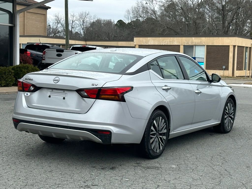 Used 2024 Nissan Altima 2.5 SV image 8