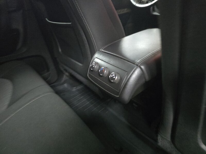Used 2015 Chevrolet Traverse LT w/ Style and Technology Package FWD image 20