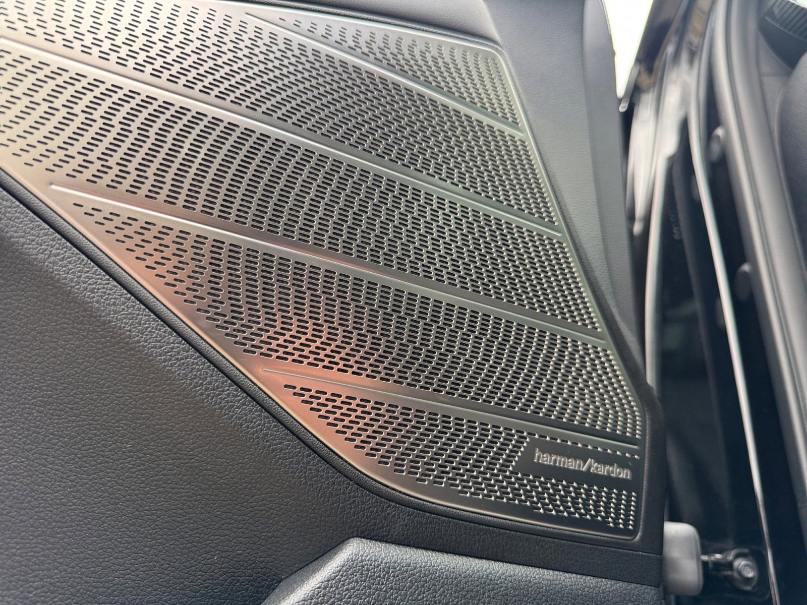 Used 2024 Hyundai Palisade Calligraphy image 23