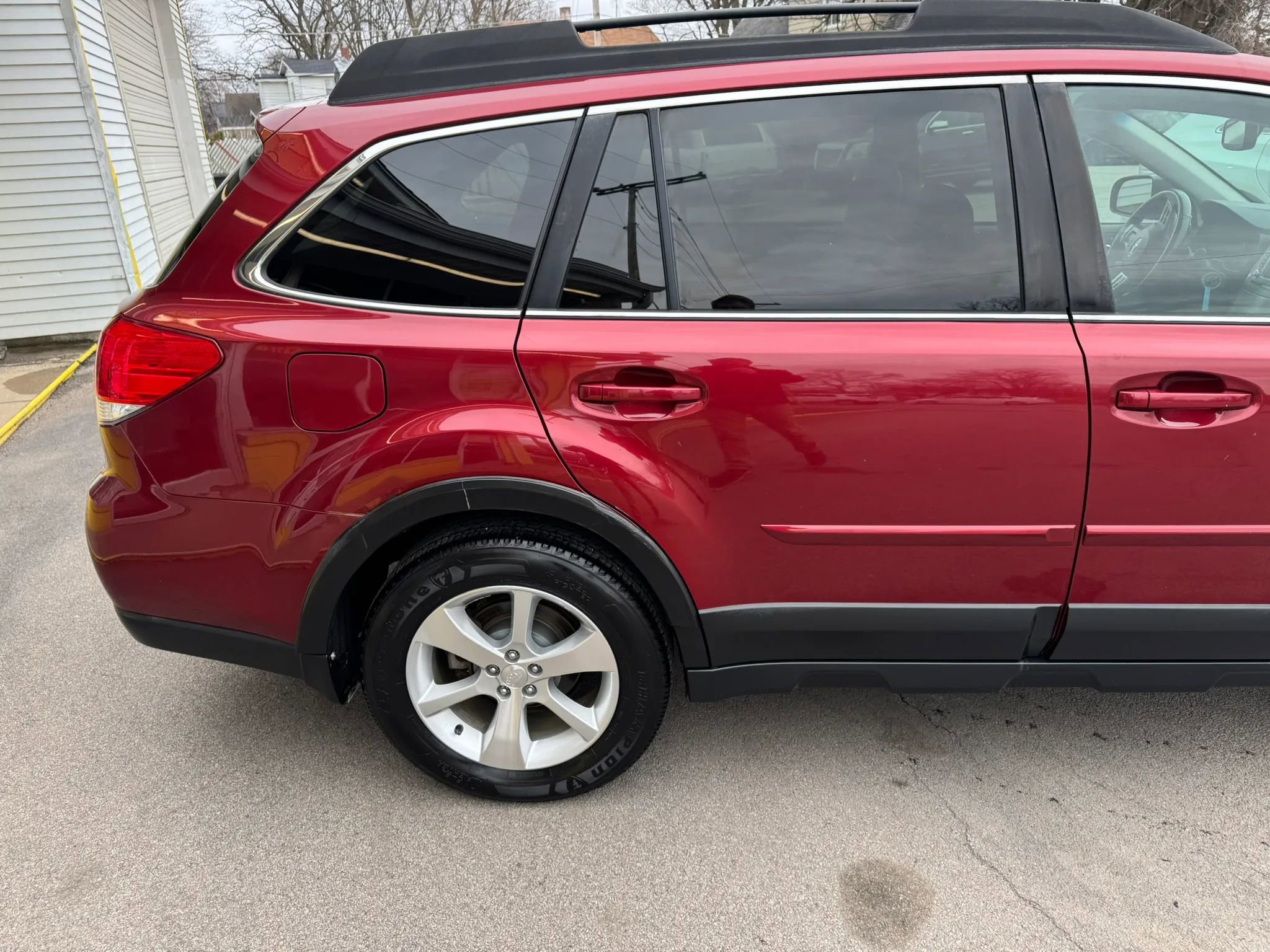Used 2014 Subaru Outback 2.5i Limited w/ Moonroof Package AWD/4WD image 10