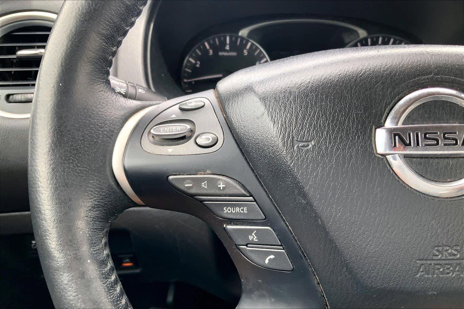 Used 2019 Nissan Pathfinder SL AWD/4WD image 24
