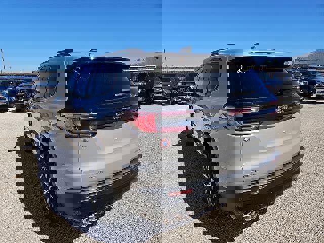 New 2026 GMC Acadia AT4 image 3