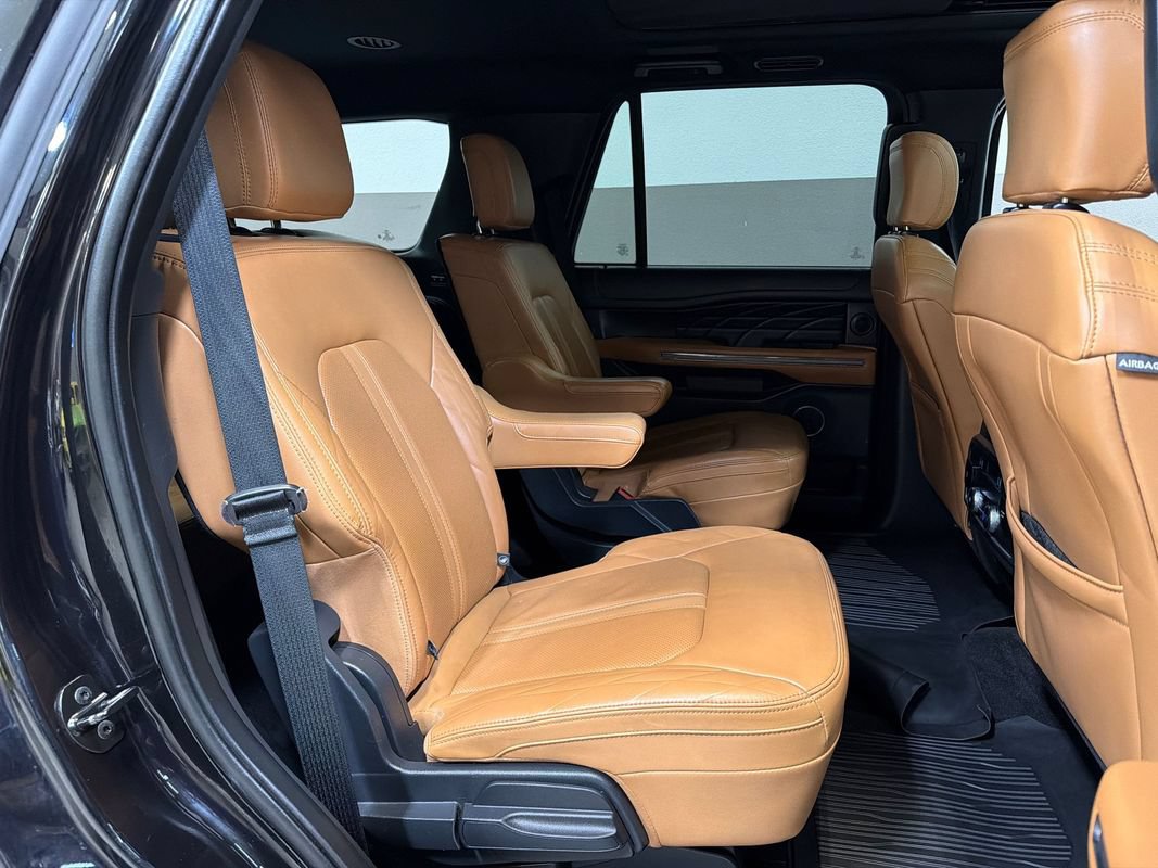 Used 2023 Ford Expedition Platinum AWD/4WD image 44