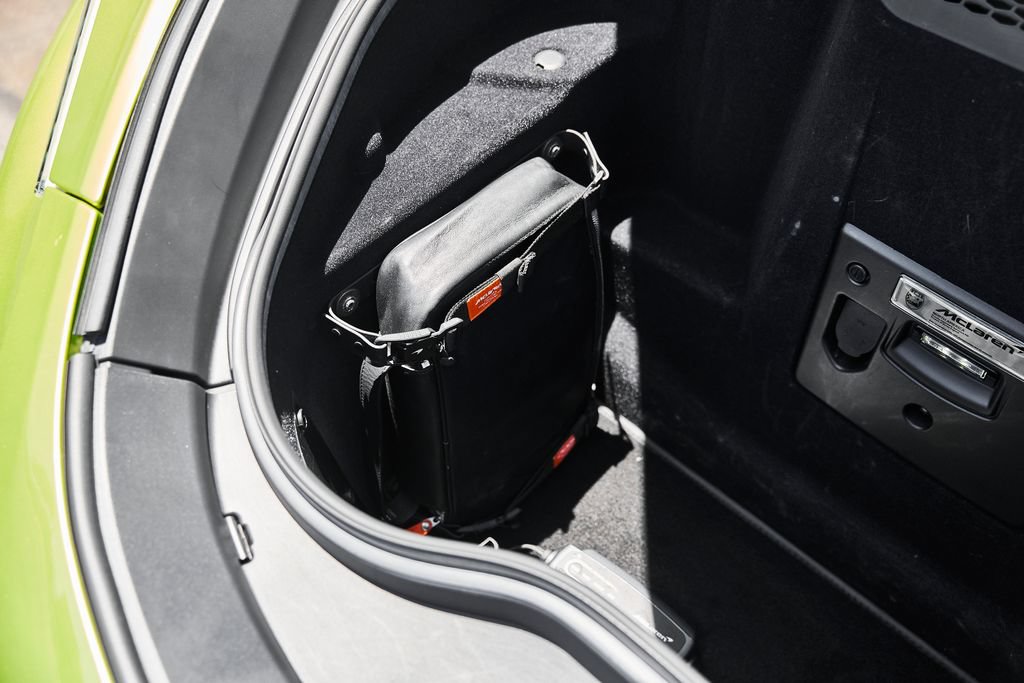 Used 2023 McLaren GT RWD image 18