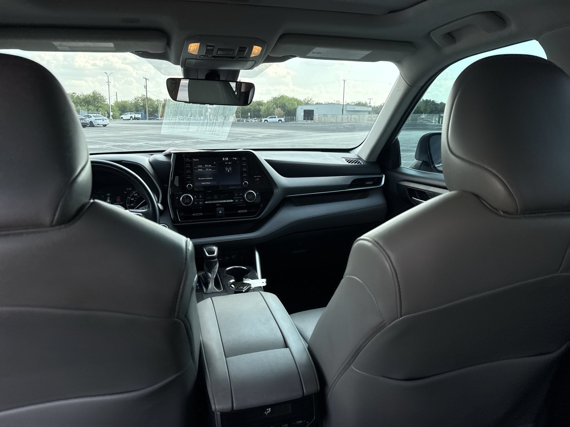 Certified 2021 Toyota Highlander XLE FWD image 23