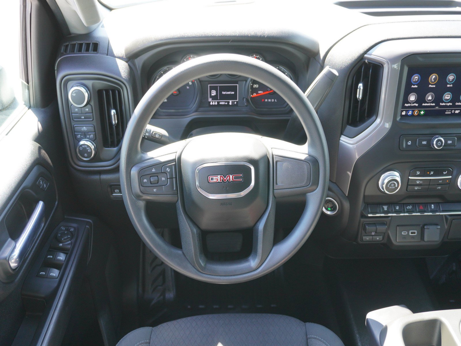Used 2024 GMC Sierra 2500 Pro w/ Convenience Package image 17