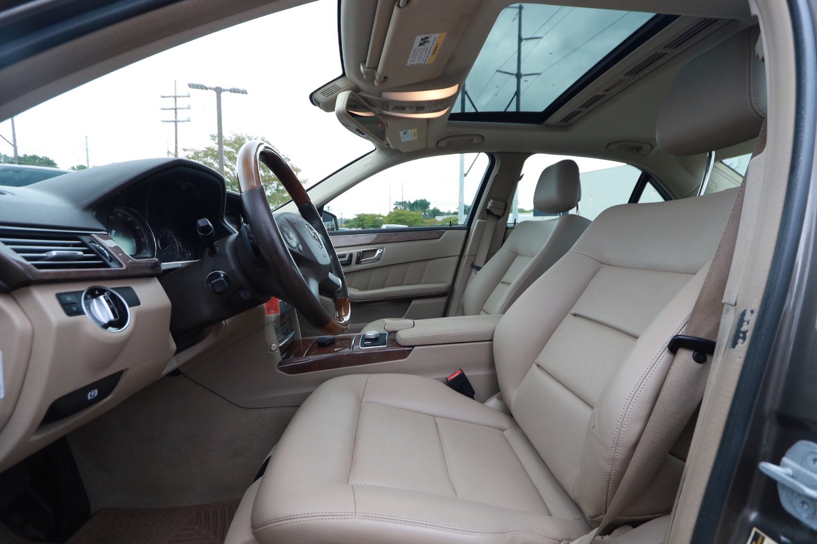 Used 2011 Mercedes-Benz E 350 4MATIC Sedan image 17