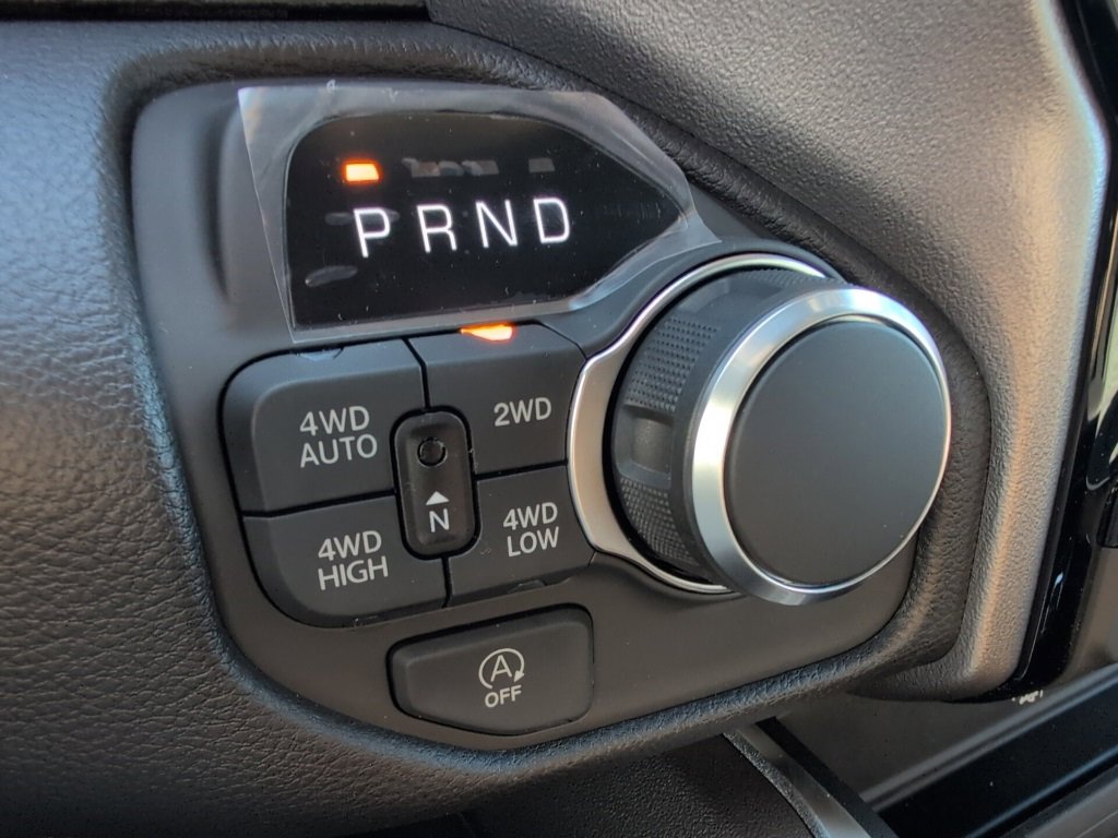 New 2026 RAM 1500 4x4 Crew Cab image 28