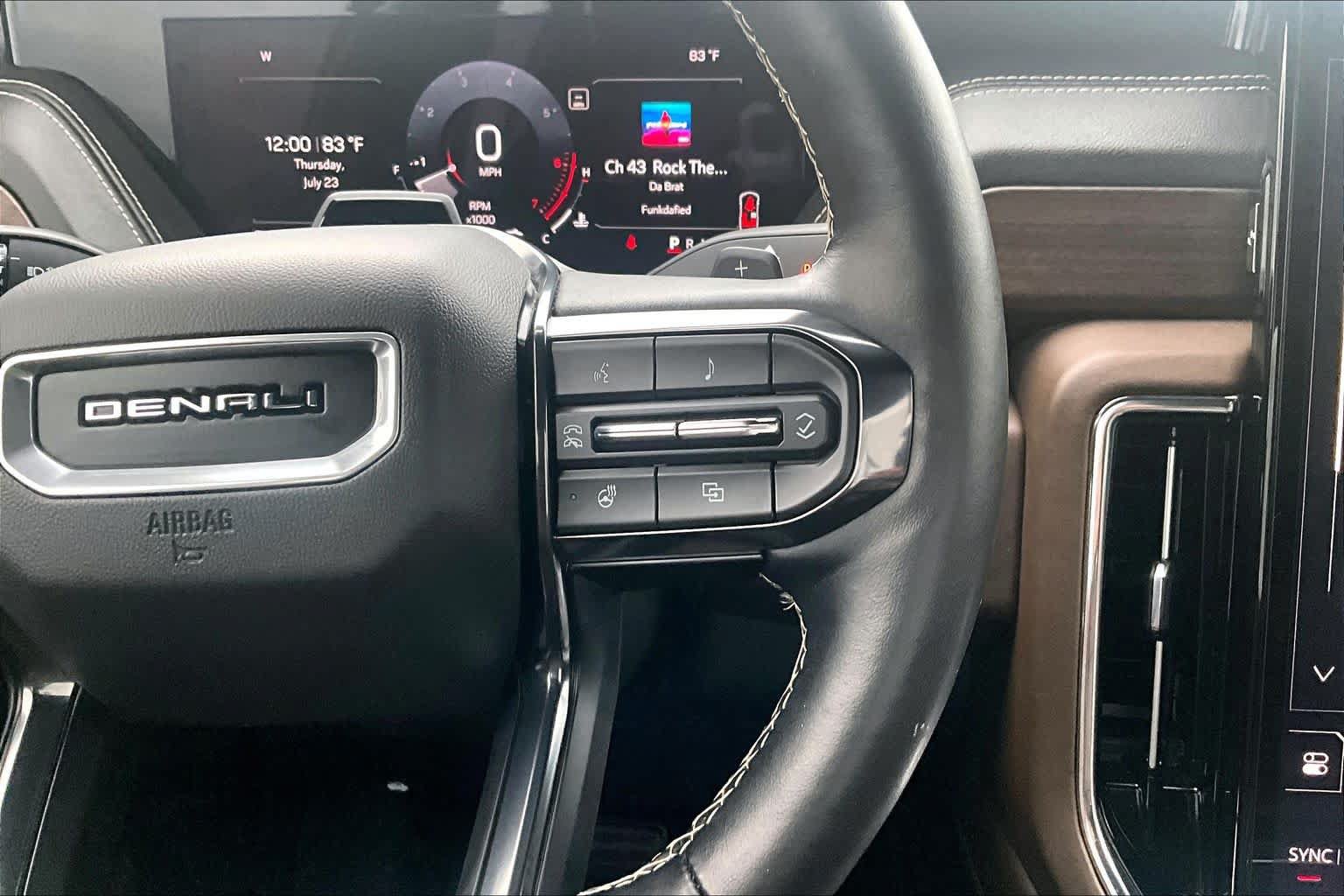 Used 2025 GMC Yukon Denali Ultimate w/ LPO, Floor Liner Package AWD/4WD image 25