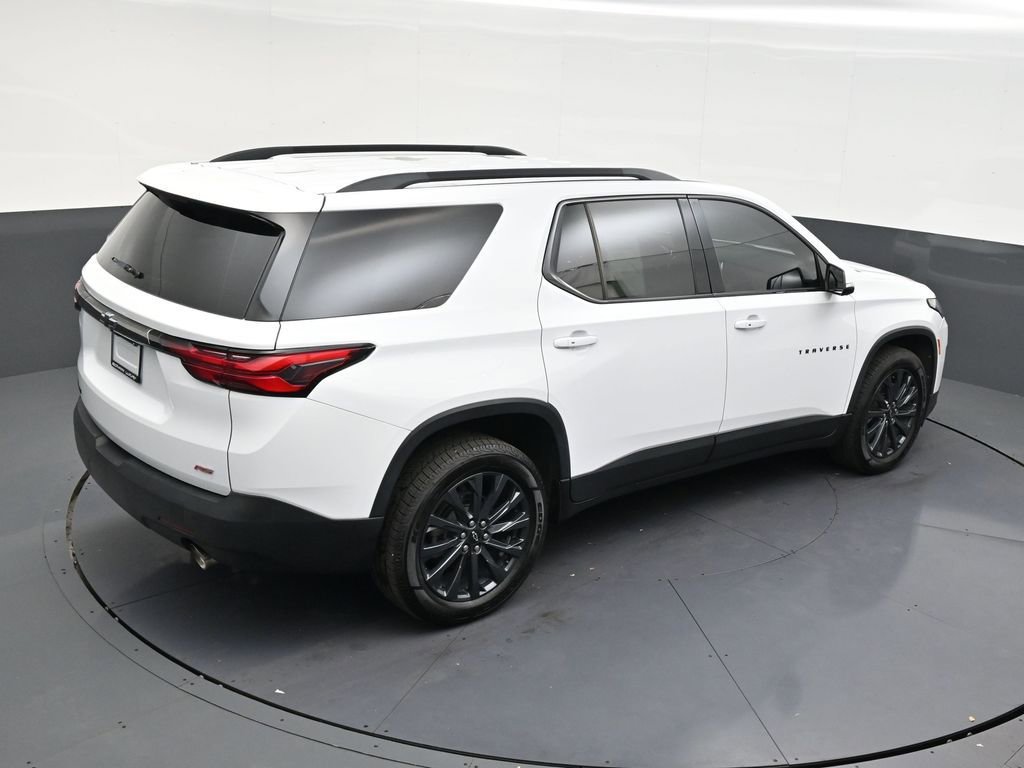 Used 2022 Chevrolet Traverse RS FWD image 16