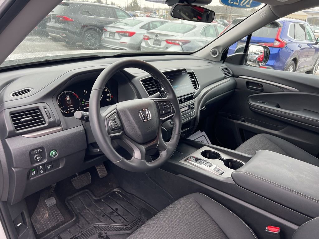 Certified 2025 Honda Ridgeline Sport image 9