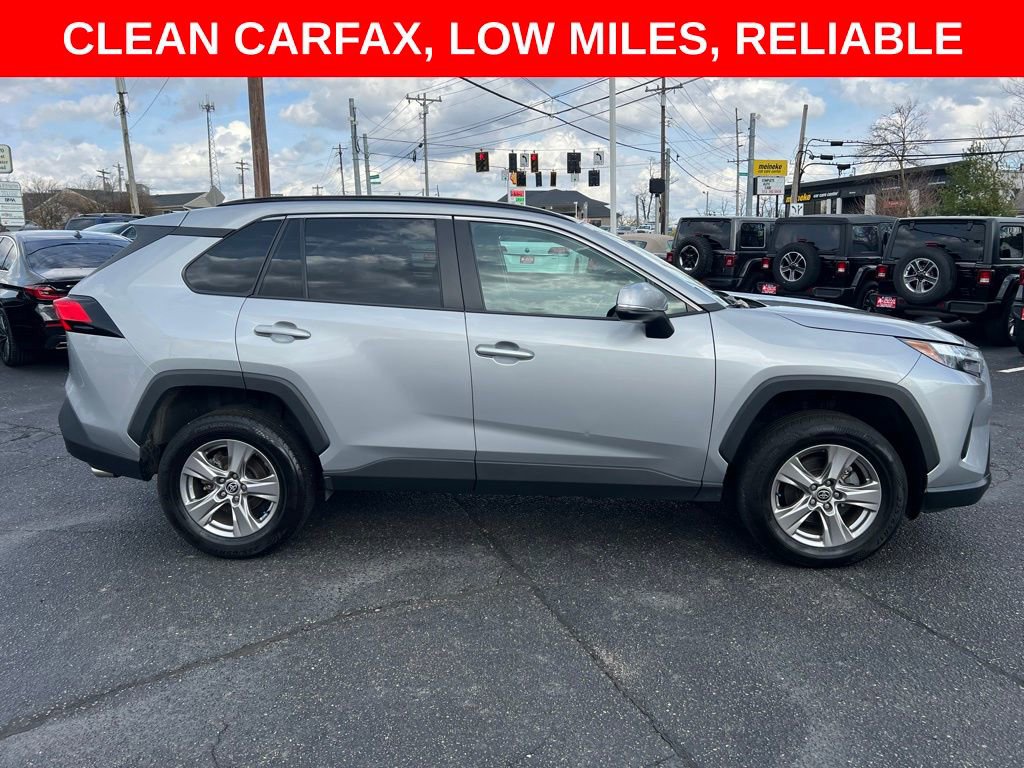 Used 2022 Toyota RAV4 XLE AWD/4WD image 5