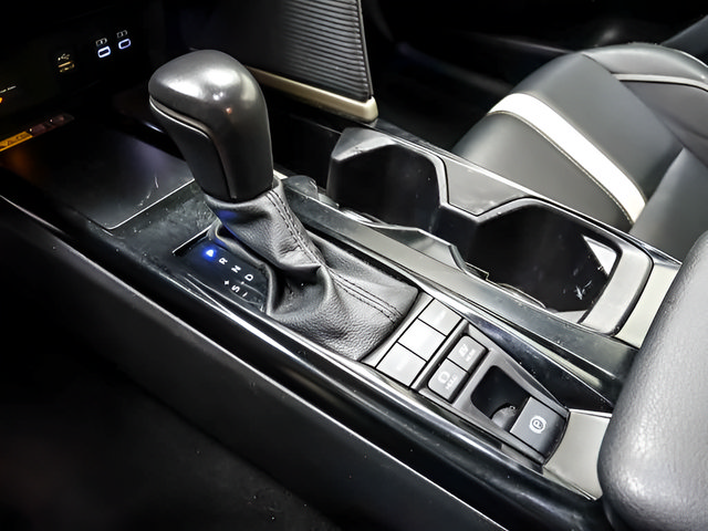 Certified 2025 Toyota Camry SE FWD image 15