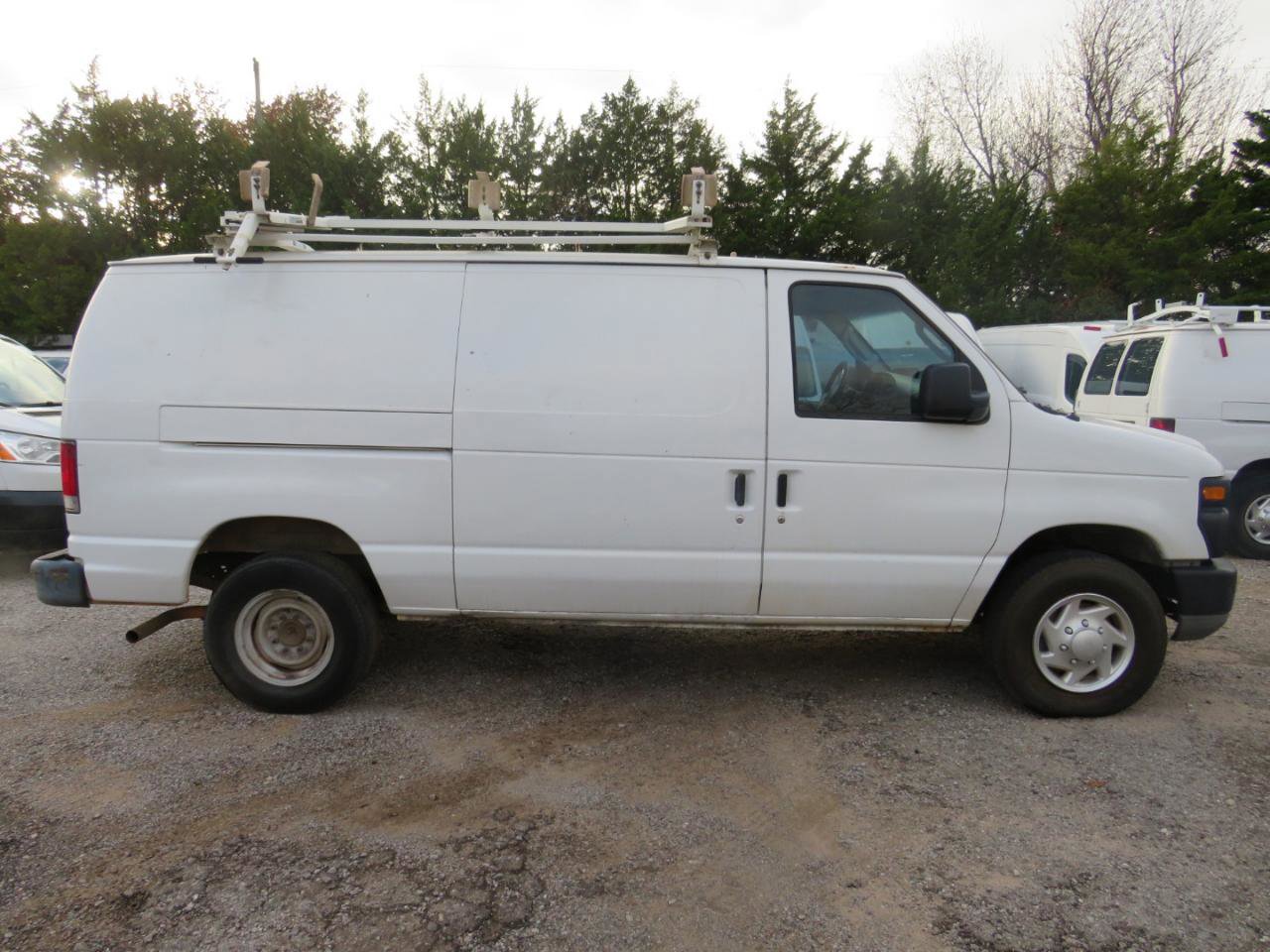 Used 2012 Ford E-250 and Econoline 250 w/ Commercial Cargo Van Pkg RWD image 4