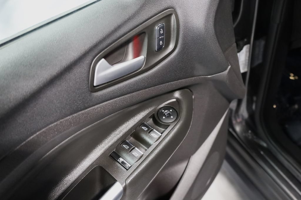 Used 2015 Ford C-MAX Energi SEL w/ Exterior Protection Package FWD image 11
