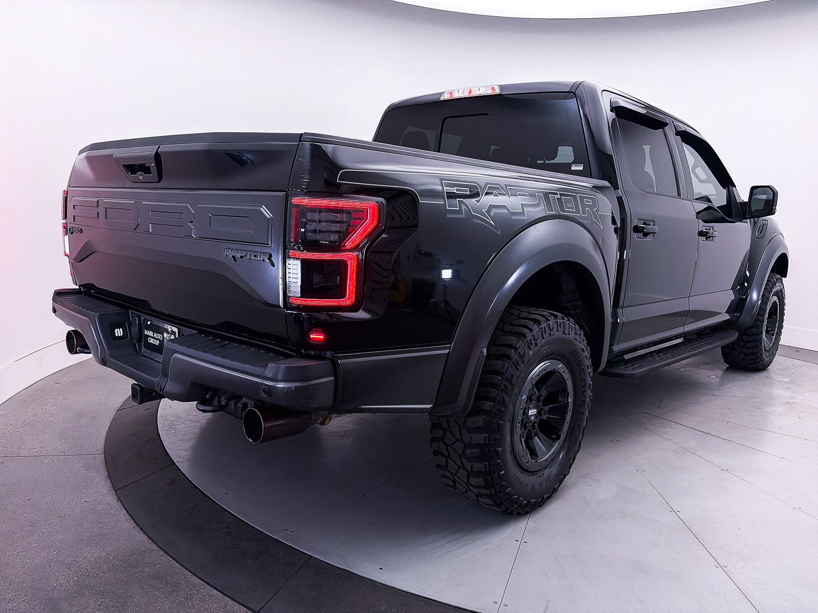 Used 2017 Ford F150 Raptor w/ Equipment Group 802A Luxury AWD/4WD image 13
