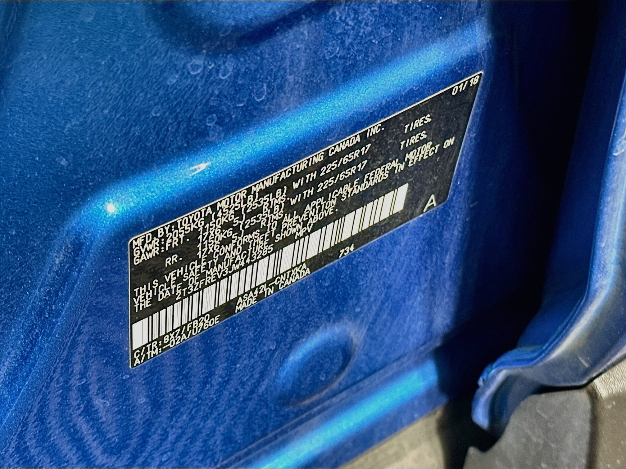 Used 2018 Toyota RAV4 LE w/ Carpet Mat Package FWD image 12