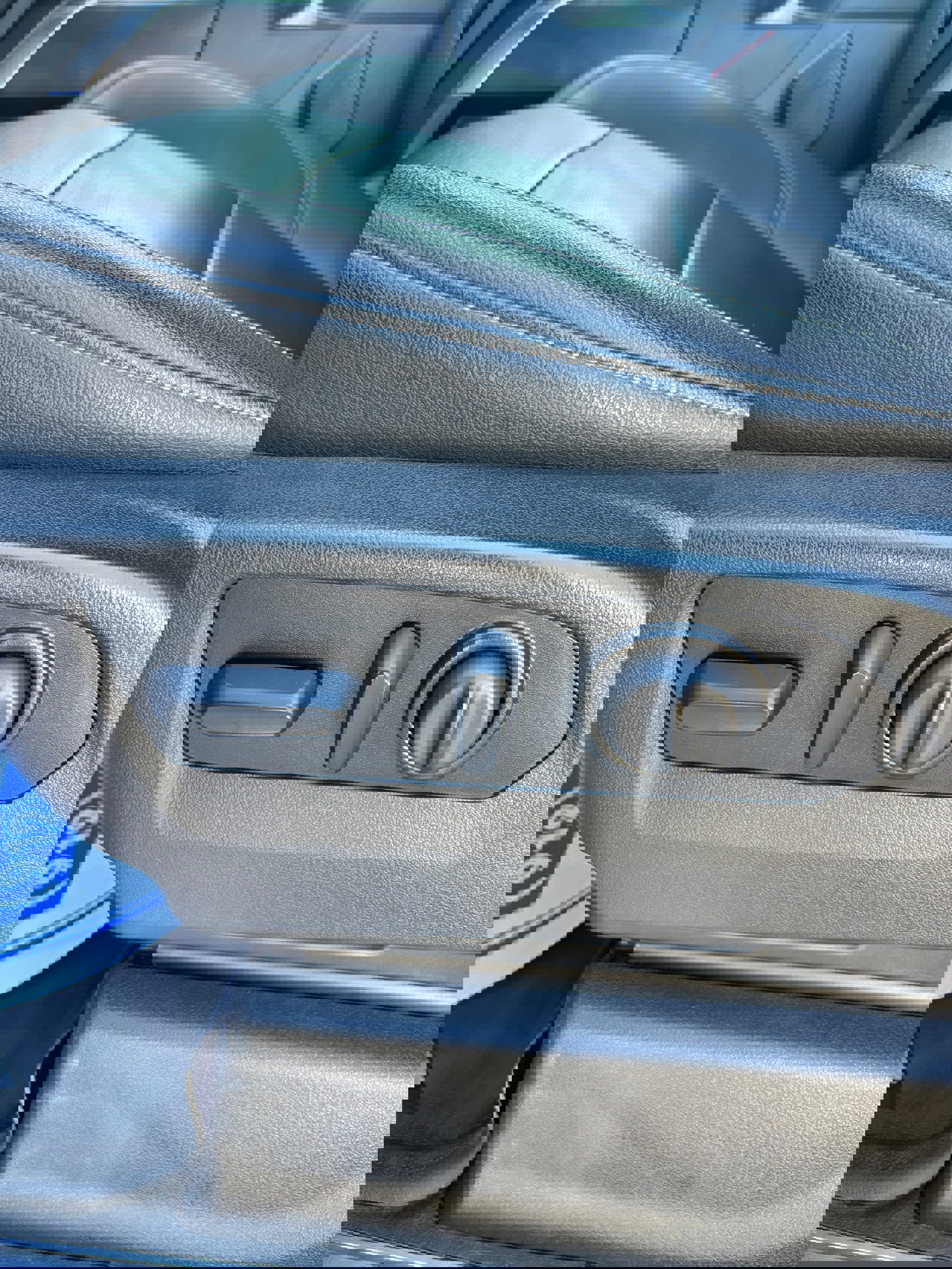 Used 2022 GMC Sierra 2500 SLT w/ SLT Premium Package image 16