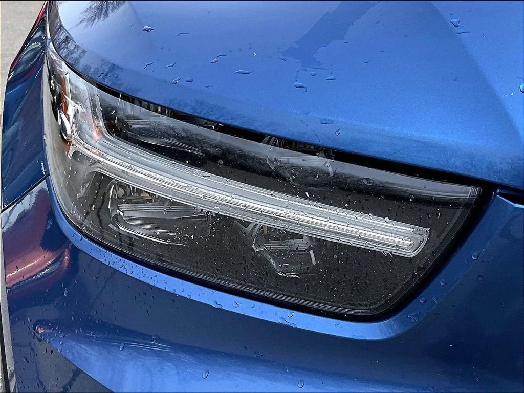 Used 2021 Volvo XC40 T5 R-Design w/ Climate Package image 27