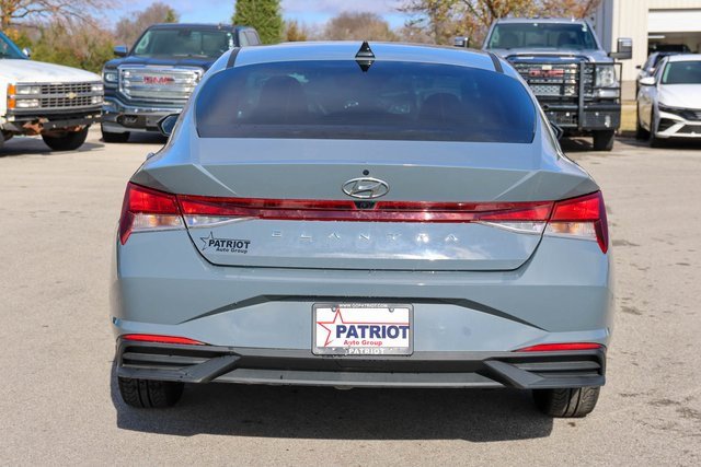 Used 2022 Hyundai Elantra SEL w/ Convenience Package image 4