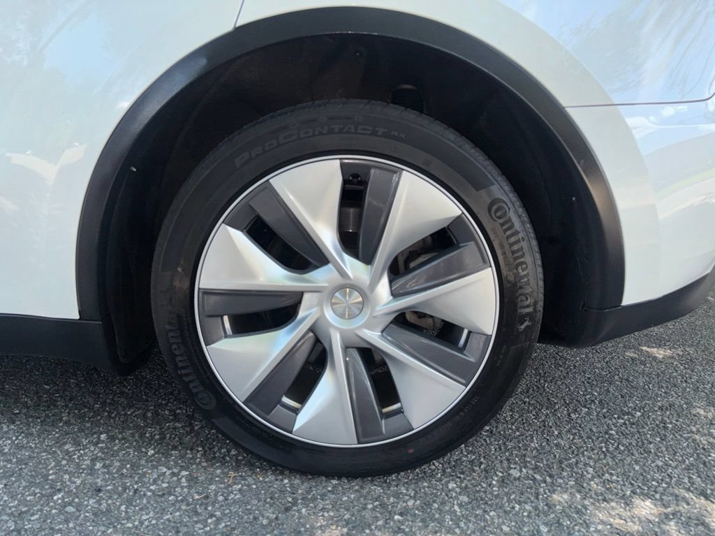 Used 2023 Tesla Model Y Long Range AWD/4WD image 35