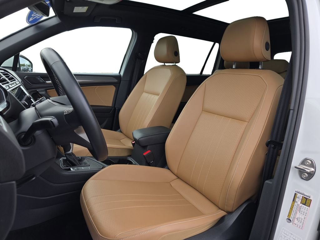 Used 2024 Volkswagen Tiguan SE image 25