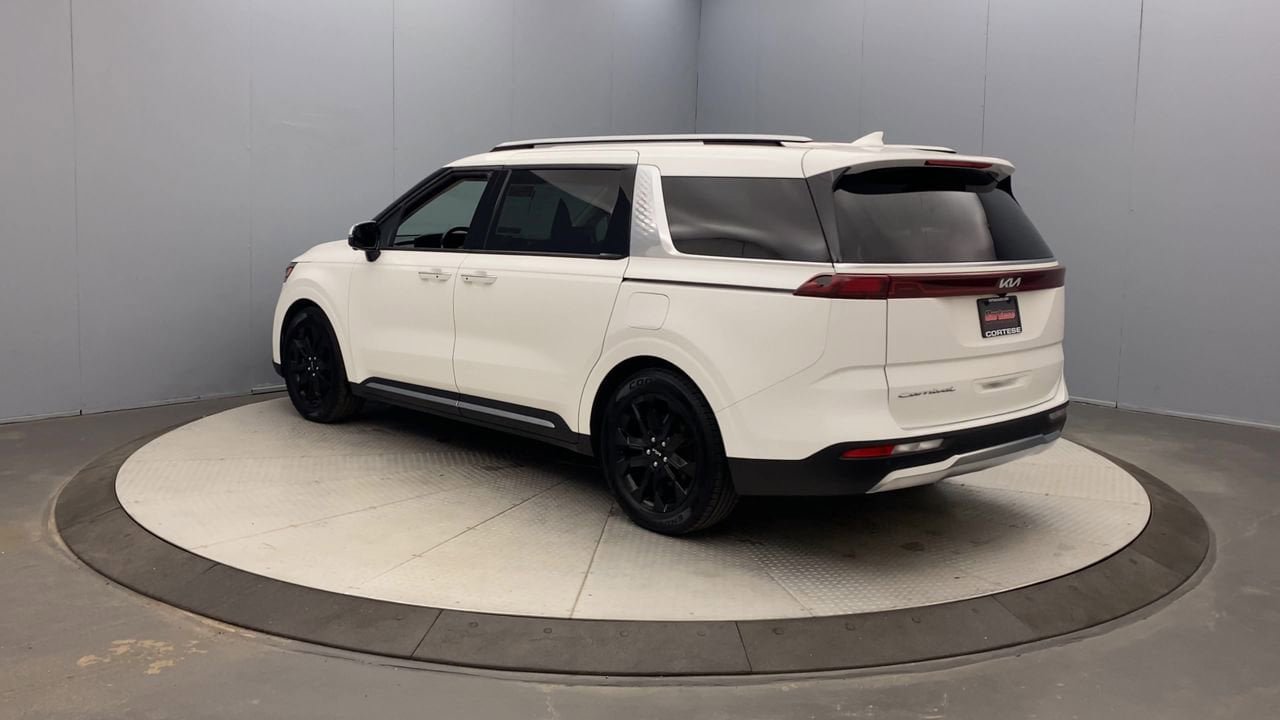 Used 2022 Kia Carnival SX Prestige FWD image 3