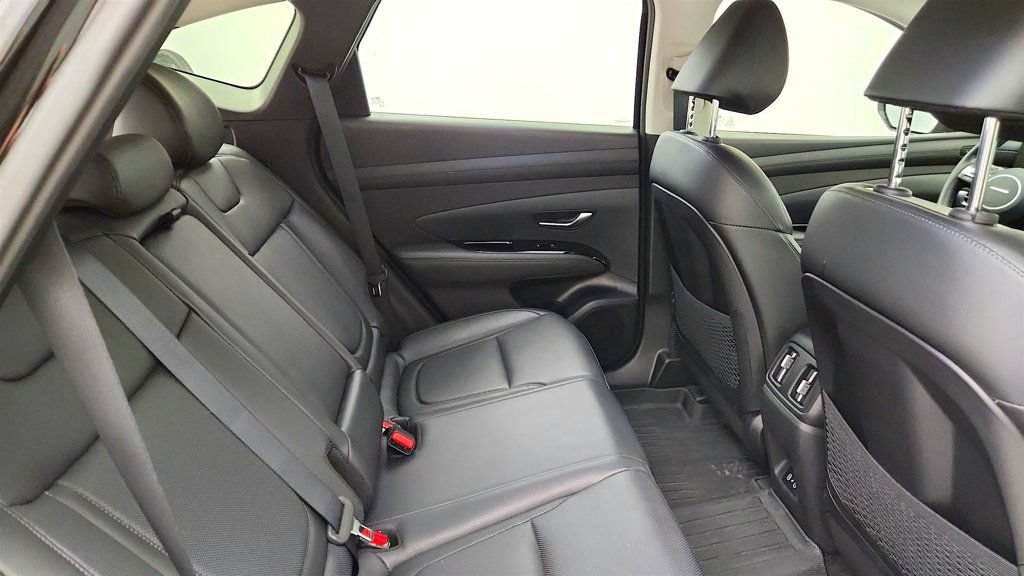 Used 2026 Hyundai Tucson Limited AWD/4WD image 23