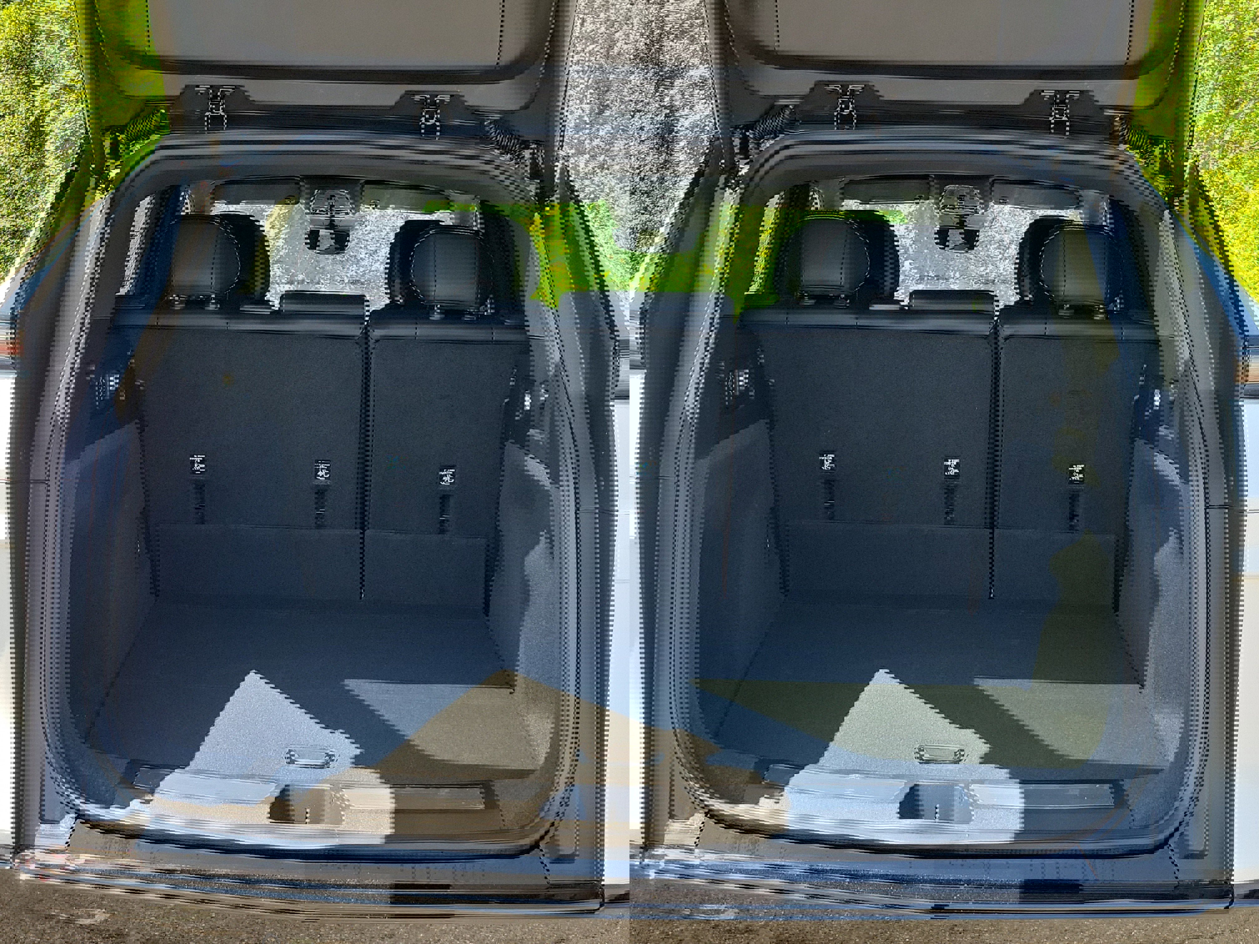 New 2025 Cadillac Lyriq Sport image 17