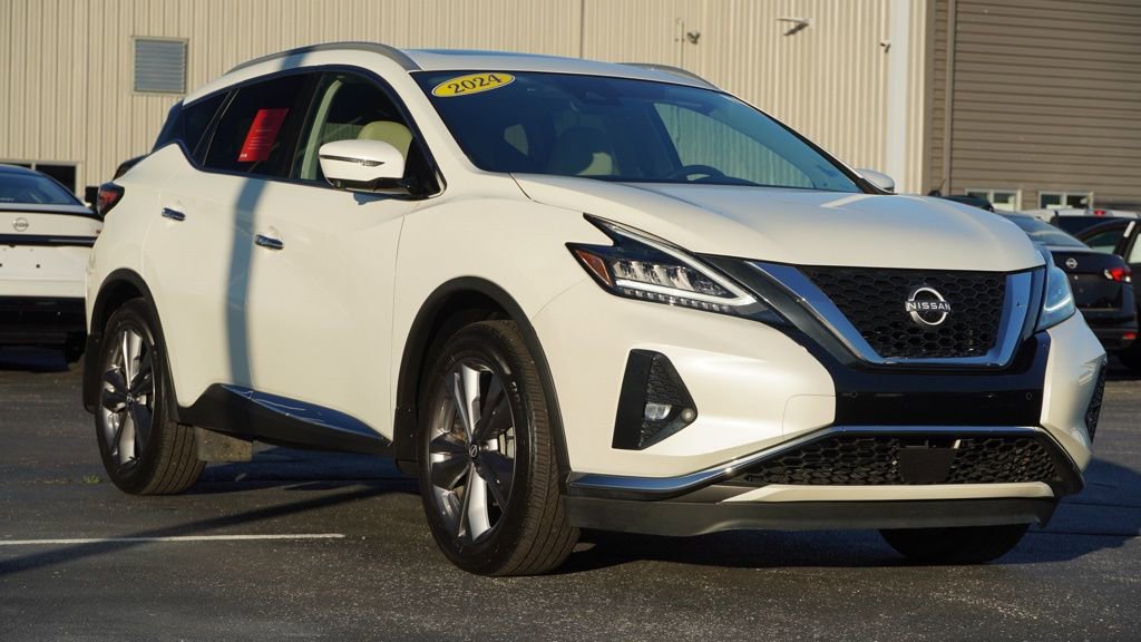 Used 2024 Nissan Murano Platinum w/ Cargo Package image 2