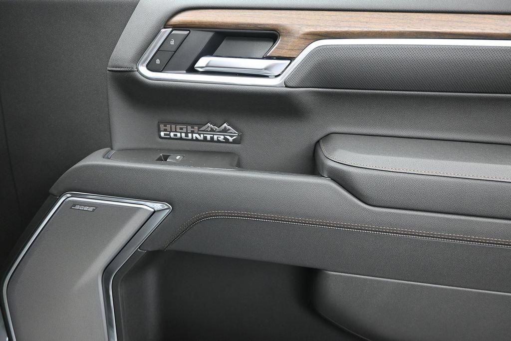 New 2026 Chevrolet Silverado 1500 High Country w/ Technology Package AWD/4WD image 17