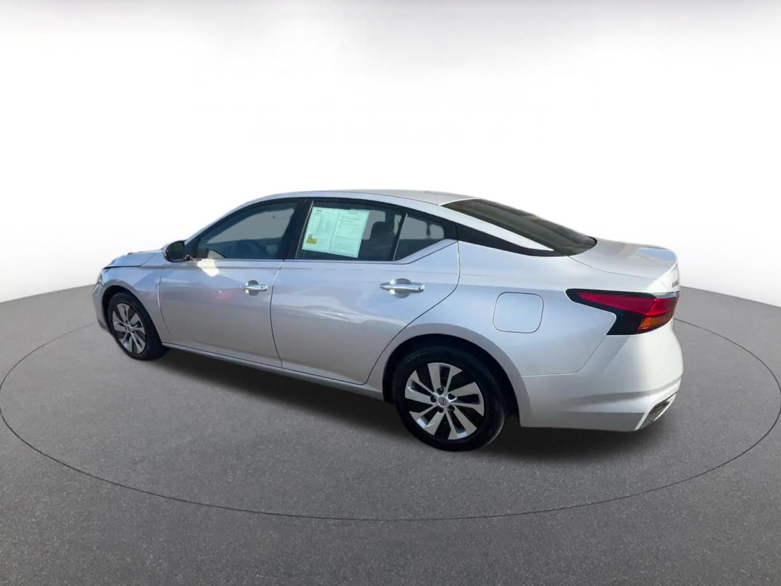 Used 2023 Nissan Altima 2.5 S FWD image 8