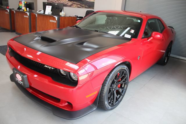 Used 2016 Dodge Challenger SRT Hellcat RWD image 2