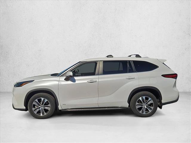 Used 2023 Toyota Highlander XLE AWD/4WD image 10