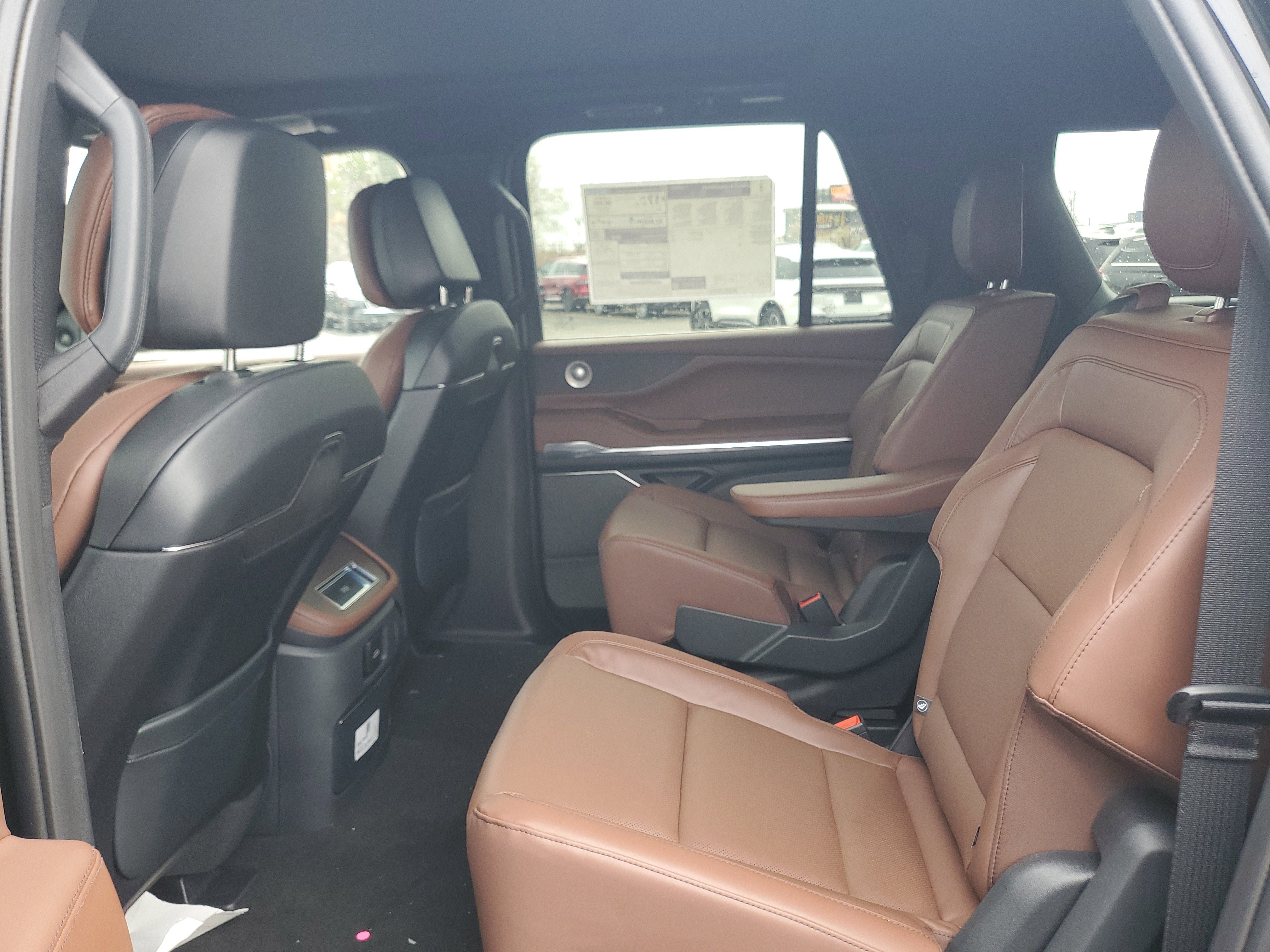New 2026 Lincoln Navigator L Reserve AWD/4WD image 27