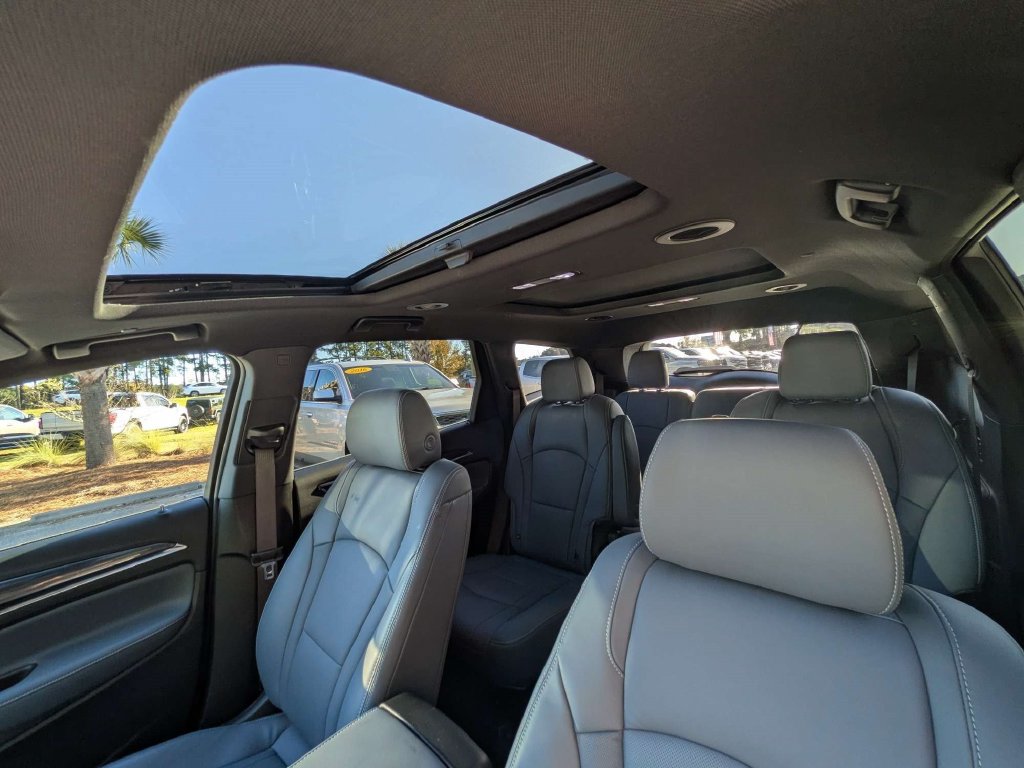 Used 2024 Buick Enclave Essence w/ Experience Buick Package FWD image 24