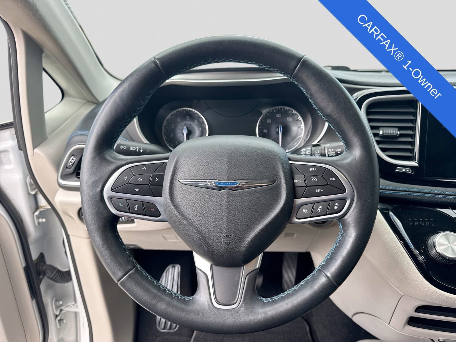 Used 2021 Chrysler Pacifica Touring w/ Cold Weather Group FWD image 27