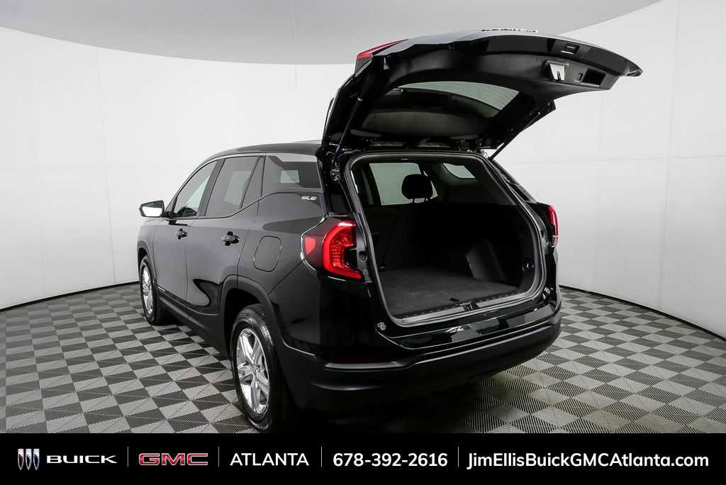 Used 2024 GMC Terrain SLE image 29