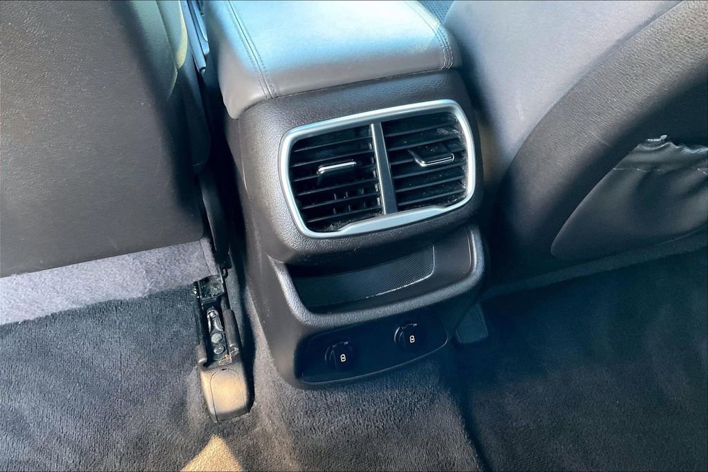 Used 2019 Hyundai Santa Fe SEL image 32