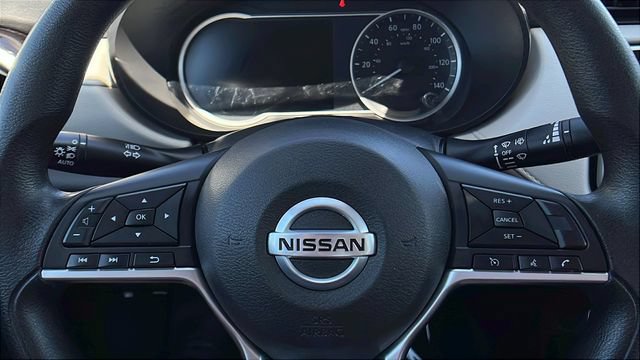 Used 2022 Nissan Versa SV FWD image 31