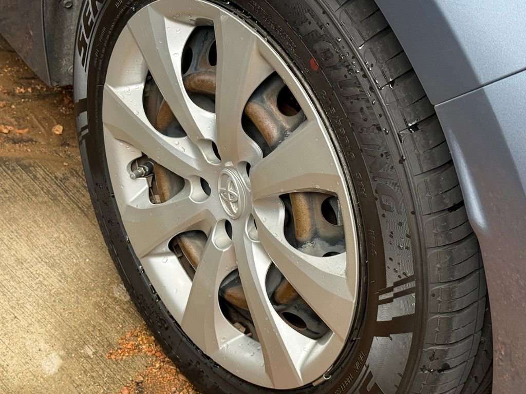 Used 2021 Toyota Corolla LE FWD image 8