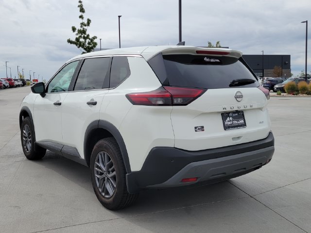Used 2023 Nissan Rogue S AWD/4WD image 3