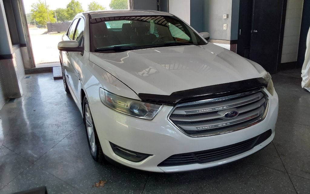 Used 2014 Ford Taurus SEL w/ Equipment Group 201A FWD image 11