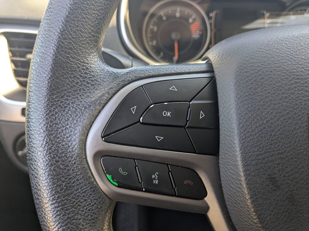 Used 2019 Jeep Cherokee Latitude w/ Popular Appearance Group image 9