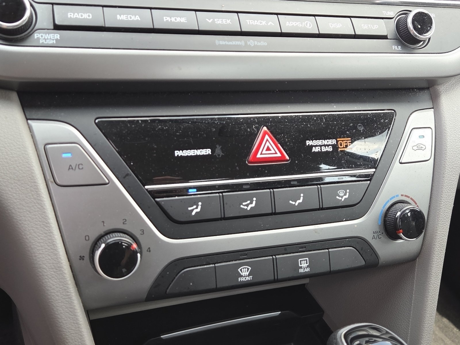 Used 2017 Hyundai Elantra SE FWD image 29